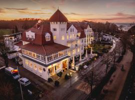 Villa Astoria - Suiten am Meer: Kühlungsborn şehrinde bir otel