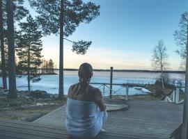 Luxury for two in Tahlo with lakeside sauna, Hotel in Mutala
