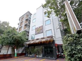 Hotel Vetro Inn, hotell i Surat