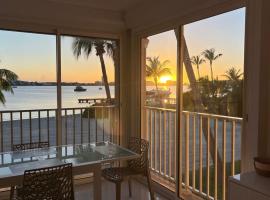 Vue époustouflante sur le lagon pour 4p, hotel in Baie Nettle