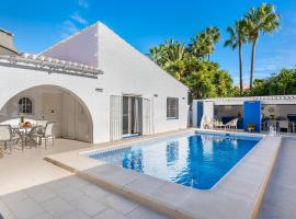 Villa Anais - PlusHolidays, hotel in Calpe