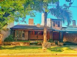 Casa con quincho y pileta