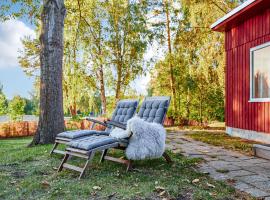 Awesome Home In Wustrow With Sauna, hotel em Wustrow