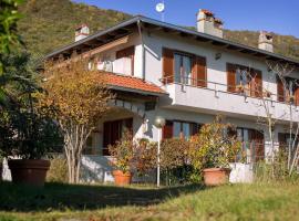 CASA PANORAMICA, hotel s parkiriščem v mestu Colleretto Giacosa