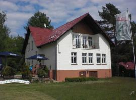 Ferienhof Altglobsow/ Cafe Seeblick, hotel v destinaci Großwoltersdorf