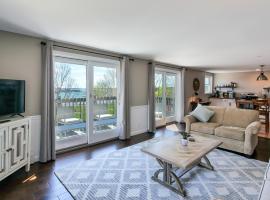 2BR Condo Downtown SWH w/ Ocean Views [Driftwood], condo in Southwest Harbor