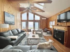 Beachfront 4 BR Spacious House! [Coastal Haven], hotel pantai di Tremont