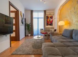 Prime Location - Breathtaking Architectural Views