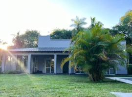 Quinta con piscina Laguna Sur Bitcoins House, casa en Corrientes