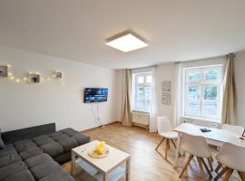 Urlaubsmagie - Große Wohnung für bis zu 10 Personen - F4, hotel in Sebnitz