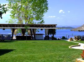 Christaras Apartments, hotel em Vourvourou