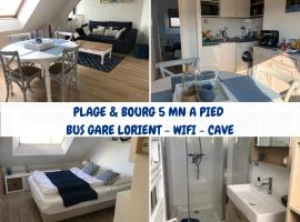 TOUT A PIED ! T2 25m2 - Parking privé - Wifi, ξενοδοχείο σε Larmor-Plage