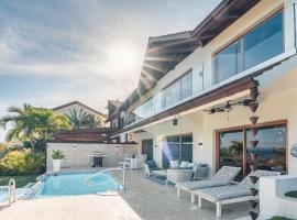 Villa with 3 bedrooms private pool and ocean view, ξενοδοχείο σε Los Grini