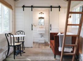 Cozy Guest House in Gold Country on Small Farm, hotel em Pilot Hill