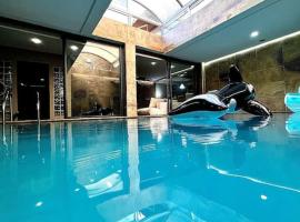Nassali - Luxurious Beachfront Villa with Private Pool, villa in Casablanca