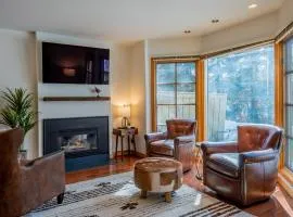 Andora Villa Condo 119 - Relax on Trail Creek and Walk to Downtown