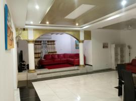 Here is our lovely 1-Bed Apartment in Abidjan: Cocody şehrinde bir otel