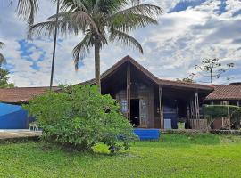 Casa com piscina a 300m da praia!, Ferienhaus in São Sebastião