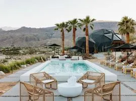 Perch – Rare Resort-Style Geo Dome w/ Pickleball