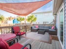 Pet Friendly Private Home - Pirates Retreat, khách sạn ở Carolina Beach