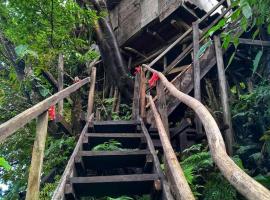 Castle Tree House And Bungalow, familiehotel in White Sands