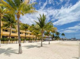 Apartamento en complejo hotelero con playa, appartamento a Cancún