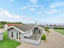 Amazing Home In Sjølund With Kitchen