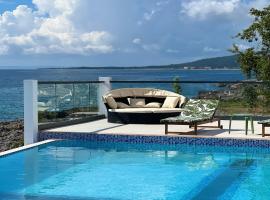 Oceanview lux Villa + Infinity pool, Chef & Butler, cottage sa Kings Pen
