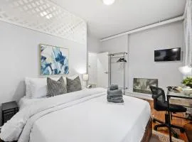 Sleek 2BR - Walking distance to Times Square