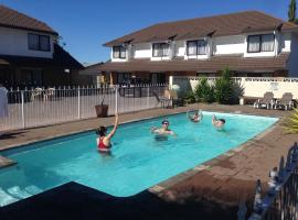 Palm City Motor Inn, hotel with pools in Napier