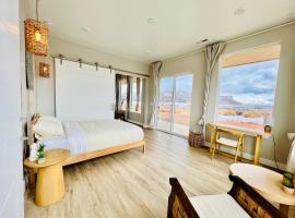 Page Arizona border town- Tranquil Zen Retreat with Amazing Mesa Views, ubytování v soukromí v destinaci Big Water