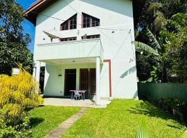 Haus Berlin, hotel econômico em Negombo