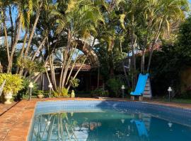 RESIDENCIA-UNIV, hotel en Ciudad del Este