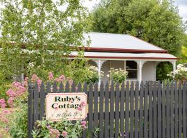 Ruby's Cottage, pet-friendly hotel in Penola