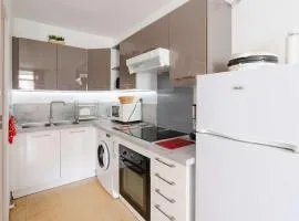 Appartement T2 avec loggia, 4 couchages, proche plage et commerces, Narbonne-Plage - FR-1-409-128