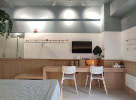 Tu Casa at Pico de Loro - Myna B, bed and breakfast v destinaci Nasugbu