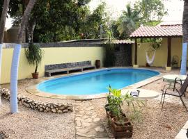 Coconut Beach House, hotel v destinaci Playa Conchal