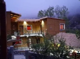 POSADITA LOS ALAMOS estamos en San Isidro 8km pasando Iruya solo se hace a pie TURISMO AVENTURA.