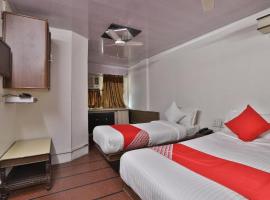Hotel Maninagar Residency, готель з парковкою у місті Ахмедабад