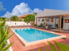 Sunny Eagle Beach Villa - 3 min. from beach, hotel din Palm-Eagle Beach