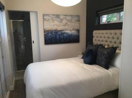 Lovely studio apartment in Pinelands, Cape Town, apartment in Cape Town