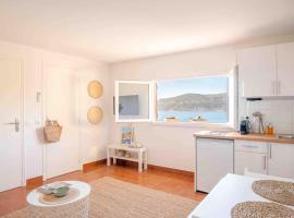 Studio vue mer climatisé à 100m des plages, hotel v destinácii Saint-Jean-Cap-Ferrat