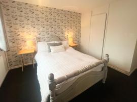 Spacious 2 double bed city home, hotell i Hereford