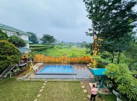 Villa Puncak Resort Tretes, hotel i Cibadak