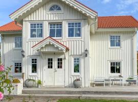 4 Bedroom Gorgeous Home In Svngsta, hotel con parking en Svängsta
