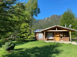 Cabaña Llonquén: Liquiñe'de bir tatil evi
