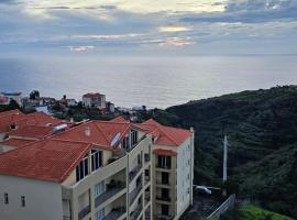 Sunset Star with Sea View, hotel di Calheta