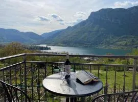 Casa Carla, bis 4 Personen, Garten, Balkon mit Blick auf den See und die Berge