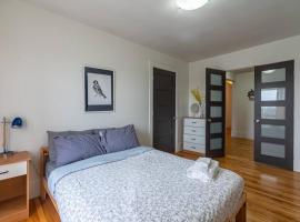 Large & Sunny Beautiful Home #103, apartment in Halifax