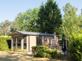 Luxury chalet on cozy family campsite., cabana o cottage a Garderen